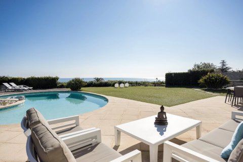 3 bedrooms Villa in Villeneuve-Loubet, France No. 83473 9