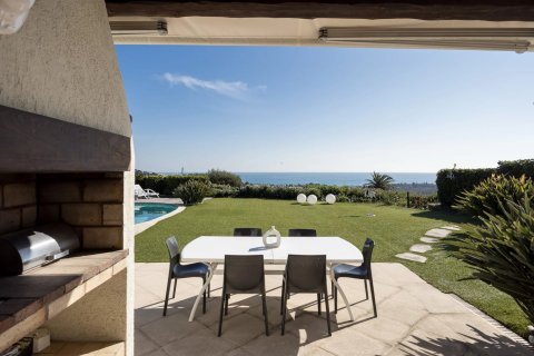 3 bedrooms Villa in Villeneuve-Loubet, France No. 83473 8