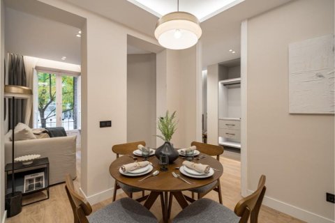 2 bedrooms Apartment in Madrid, Spain No. 26930