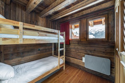 5 bedrooms House in Les Allues, France No. 100160 7