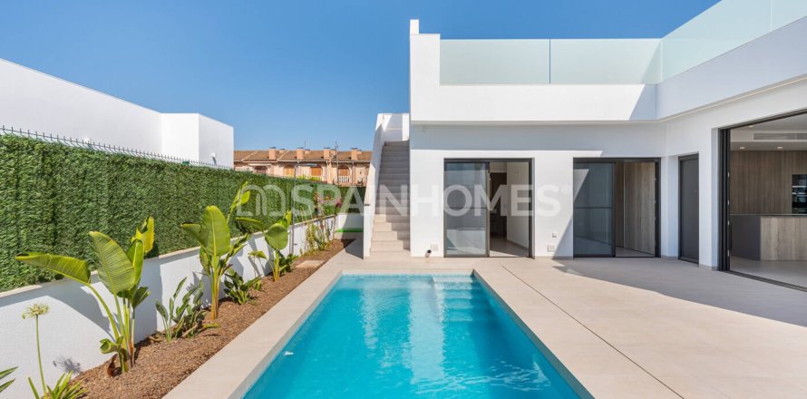 3 bedrooms Villa in Los Alcazares, Spain No. 70540