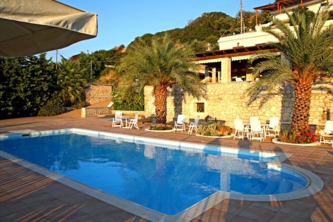 288m² Villa in Sitia, Greece No. 59281 3