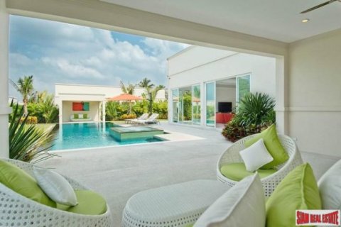 3 bedrooms Commercial property in Pattaya, Thailand No. 98119 11