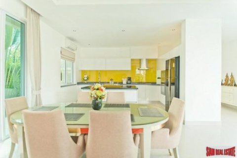 3 bedrooms Commercial property in Pattaya, Thailand No. 98119 6