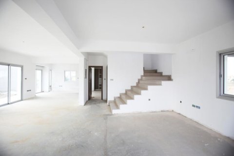 4 bedrooms Villa in Nicosia, Cyprus No. 106959 3