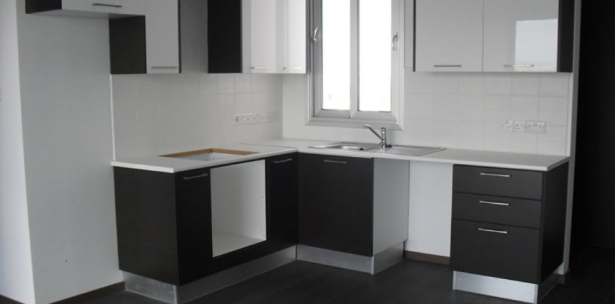 Квартира с 3 спальнями в Ларнака, Кипр №105557