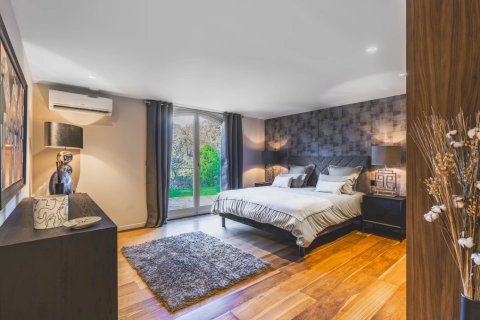 5 bedrooms Villa in Mougins, France No. 37631 10