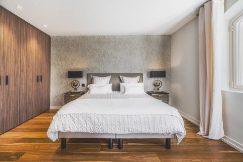 5 bedrooms Villa in Mougins, France No. 37631 8