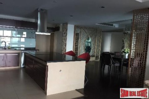 3 bedrooms Apartment in Bangkok, Thailand No. 95808 12