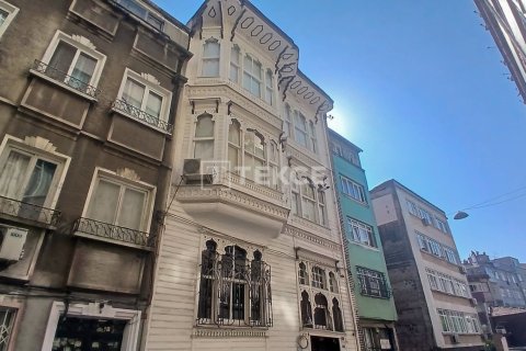 8 bedrooms Villa in Istanbul, Turkey No. 128088