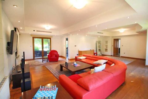 5 bedrooms House in Strovolos, Cyprus No. 42628 6