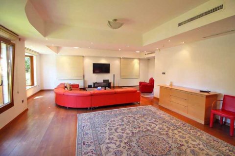 5 bedrooms House in Strovolos, Cyprus No. 42628 7