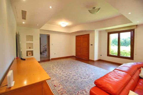 5 bedrooms House in Strovolos, Cyprus No. 42628 8