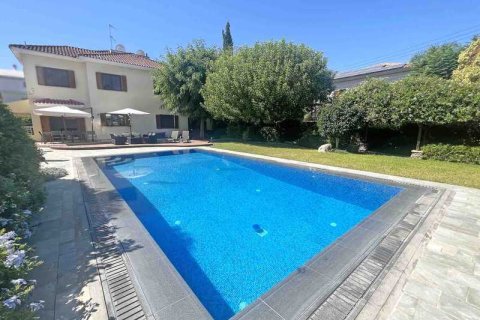 5 bedrooms House in Strovolos, Cyprus No. 42628 1