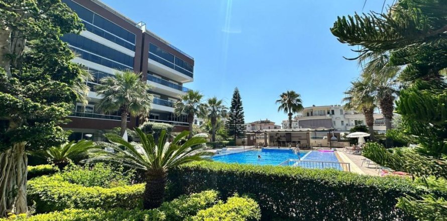 5 rooms Apartment in Tosmur, Turkey No. 44299