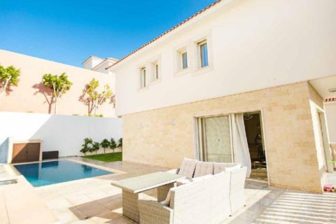 3 bedrooms Villa in Limassol, Cyprus No. 106935 6