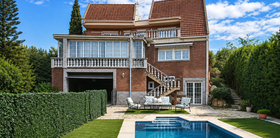Вилла с 6 спальнями в Таррагона, Испания №126472