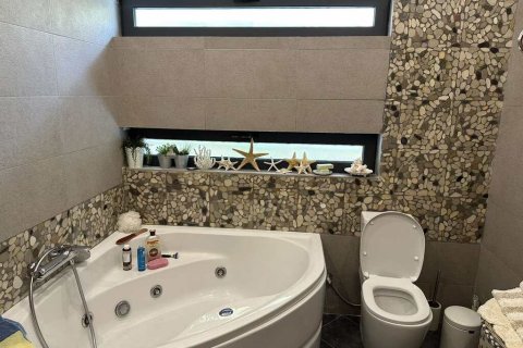 8 bedrooms House in Kalyvia Thorikou, Greece No. 108647 22