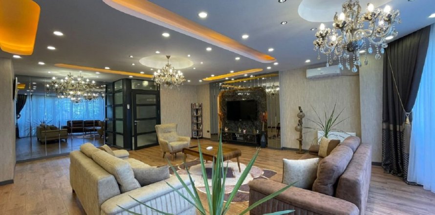 5 bedrooms Villa in Istanbul, Turkey No. 113989