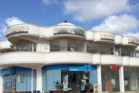 600m² Commercial property in Saronida, Greece No. 59188 1