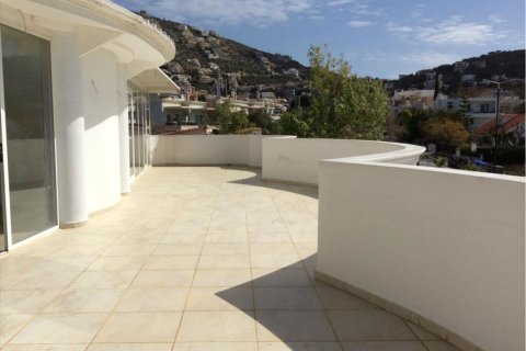 600m² Commercial property in Saronida, Greece No. 59188 2