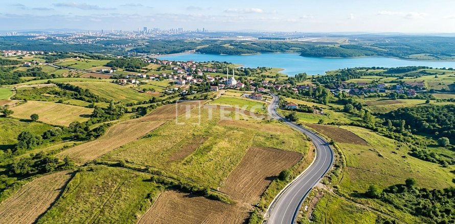 7814m² Land in Arnavutkoey, Turkey No. 129045