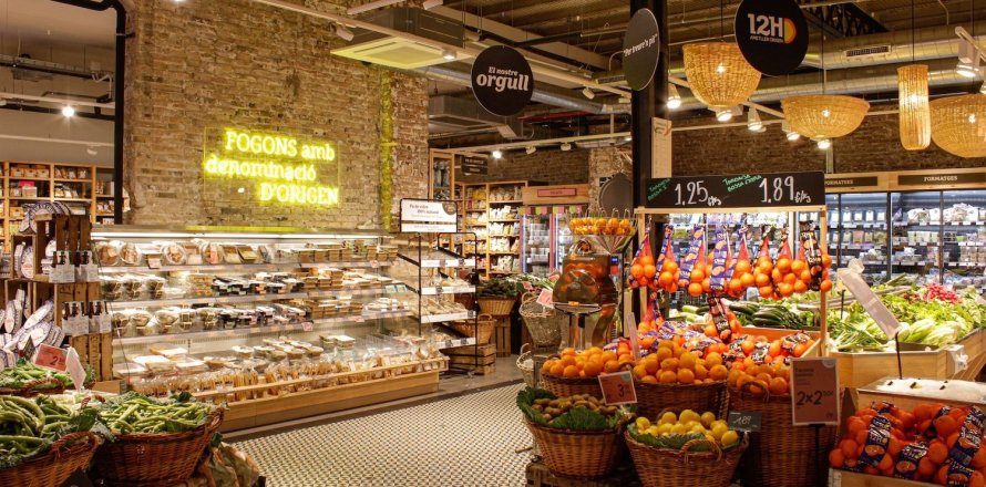 422m² Commercial property in Barcelona, Spain No. 99132