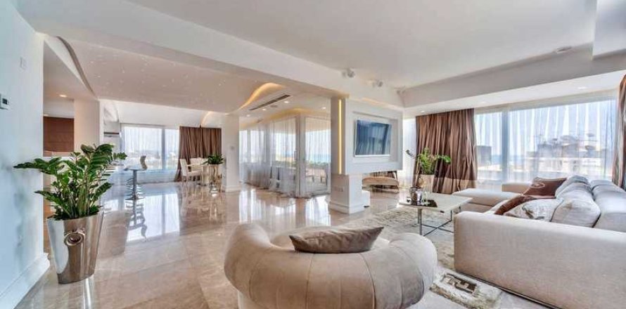 3 bedrooms Apartment in Paphos, Cyprus No. 43291