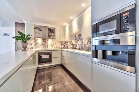 3 bedrooms Apartment in Paphos, Cyprus No. 43291 6