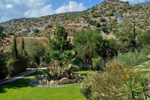 Дом с 4 спальнями в Акрунта, Кипр №79000 2