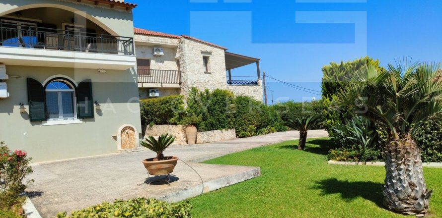 2 bedrooms Villa in Chania, Greece No. 45260