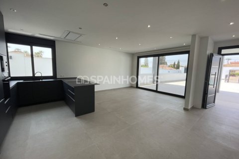 4 bedrooms Villa in My Loc, Vietnam No. 88845 9