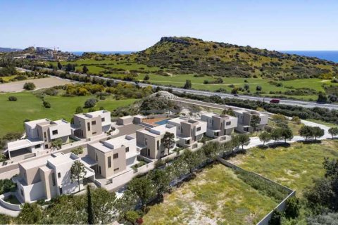 3 bedrooms House in Agios Tychonas, Cyprus No. 77990 1