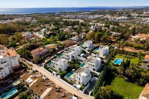 Вилла с 3 спальнями в Эстепона, Испания №111857