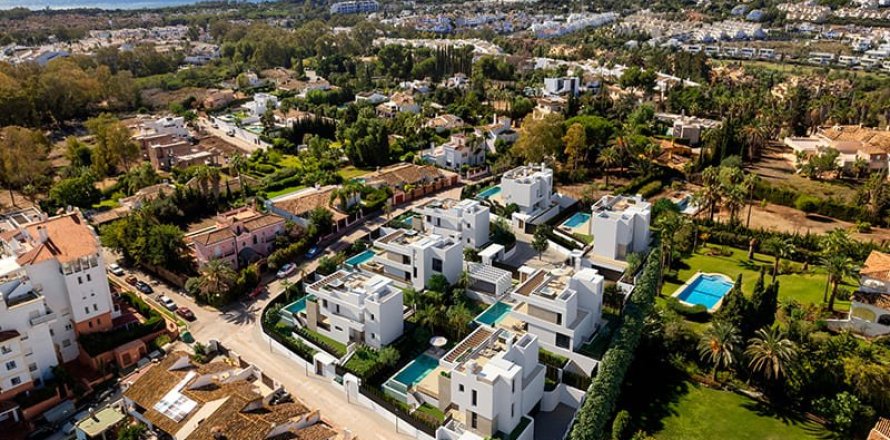 Вилла с 3 спальнями в Эстепона, Испания №111857