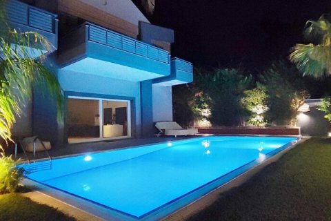 3 bedrooms Villa in Kalyvia Thorikou, Greece No. 54225 1