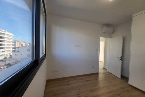 3 bedrooms Apartment in Larnaca, Cyprus No. 43801 15