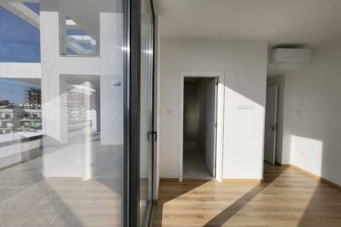 3 bedrooms Apartment in Larnaca, Cyprus No. 43801 7