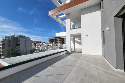 3 bedrooms Apartment in Larnaca, Cyprus No. 43801 12