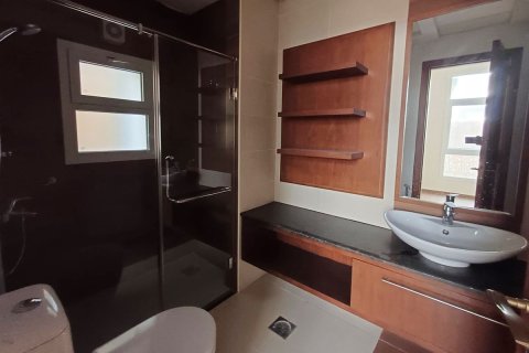 4 dormitorios Townhouse en Al Mearag City, Vietnam No. 6696 11