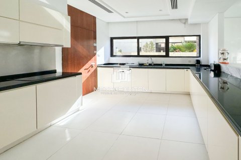 5 bedrooms Villa in Nam Tu Liem, Vietnam No. 94350 4