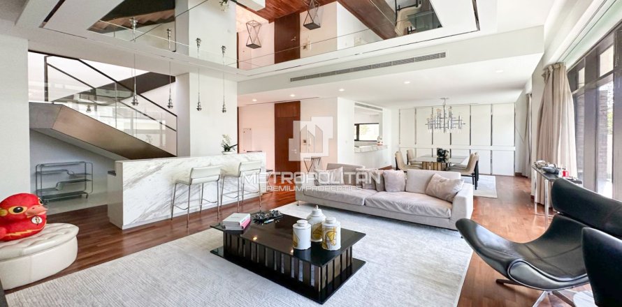 5 bedrooms Villa in Nam Tu Liem, Vietnam No. 94350