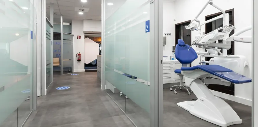 685m² Commercial property in Barcelona, Spain No. 120615