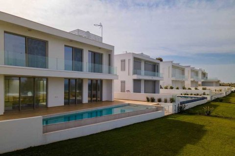 7 dormitorios House en Pernera, Cyprus No. 39480 1