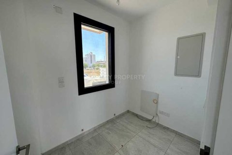 3 bedrooms House in Larnaca, Cyprus No. 29800 8