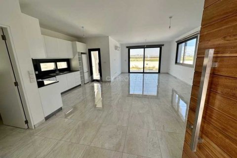 3 bedrooms House in Larnaca, Cyprus No. 29800 4