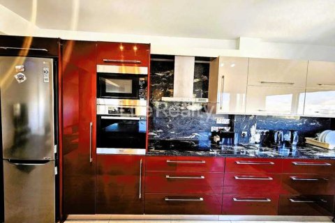 3 dormitorios Apartment en Limassol, Cyprus No. 45666 2