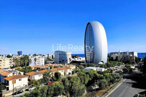 3 dormitorios Apartment en Limassol, Cyprus No. 45666 1
