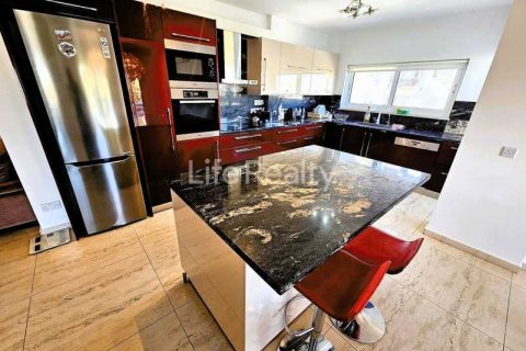 3 dormitorios Apartment en Limassol, Cyprus No. 45666 3