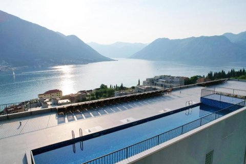 2 bedrooms Apartment in Kotor, Montenegro No. 66802 7